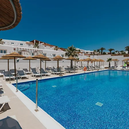 מלון Naxos Grand 4*