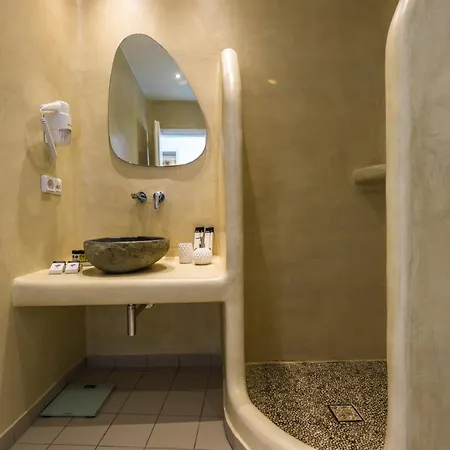 Naxos Grand Hotel 4*