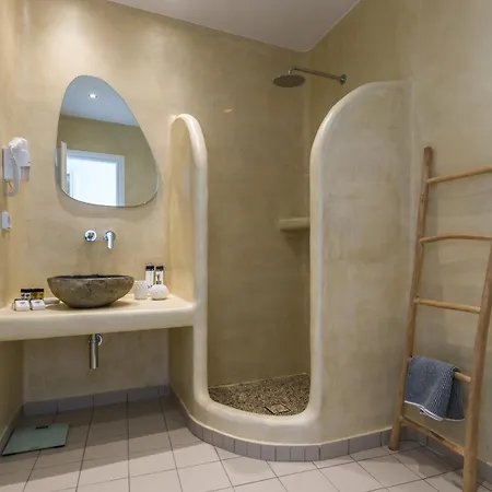 Naxos Grand Hotel 4*