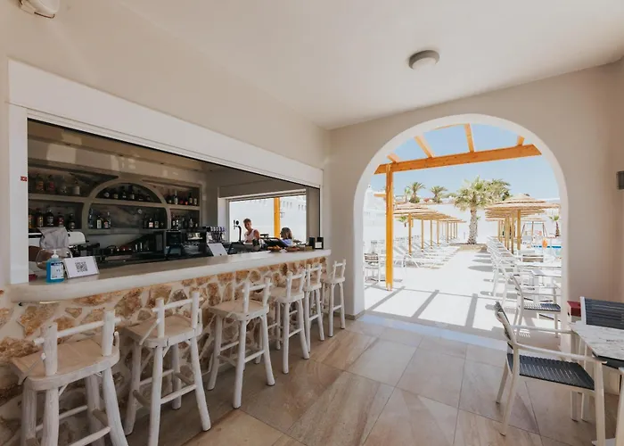 מלון Naxos Grand