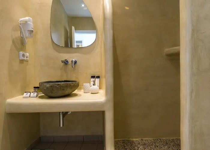 Naxos Grand Hotel 4*